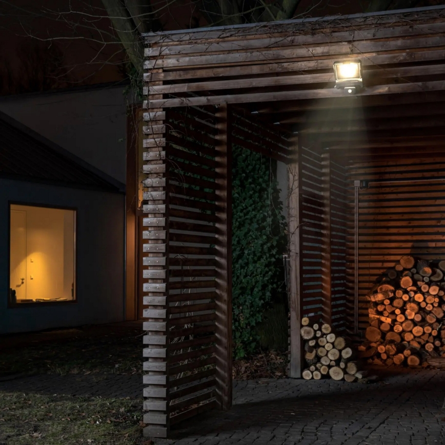 LED buitenschijnwerper met bewegings- en schemersensor LED/50W/230V 4500K IP65 zwart