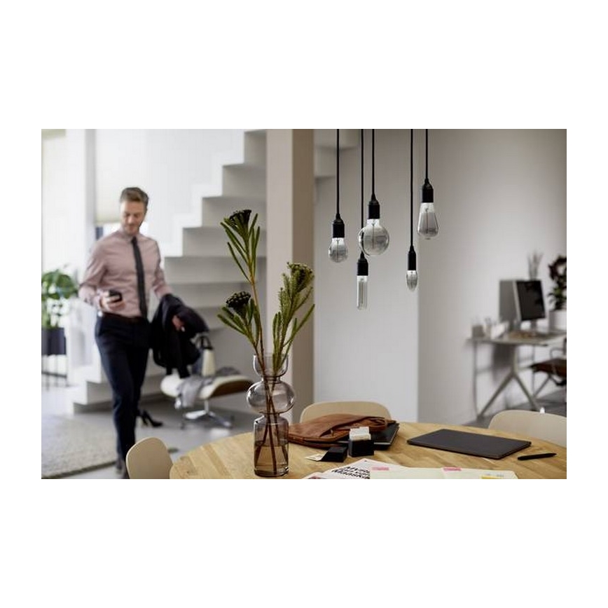 LED Lamp Philips E27/2,3W/230V 2700K