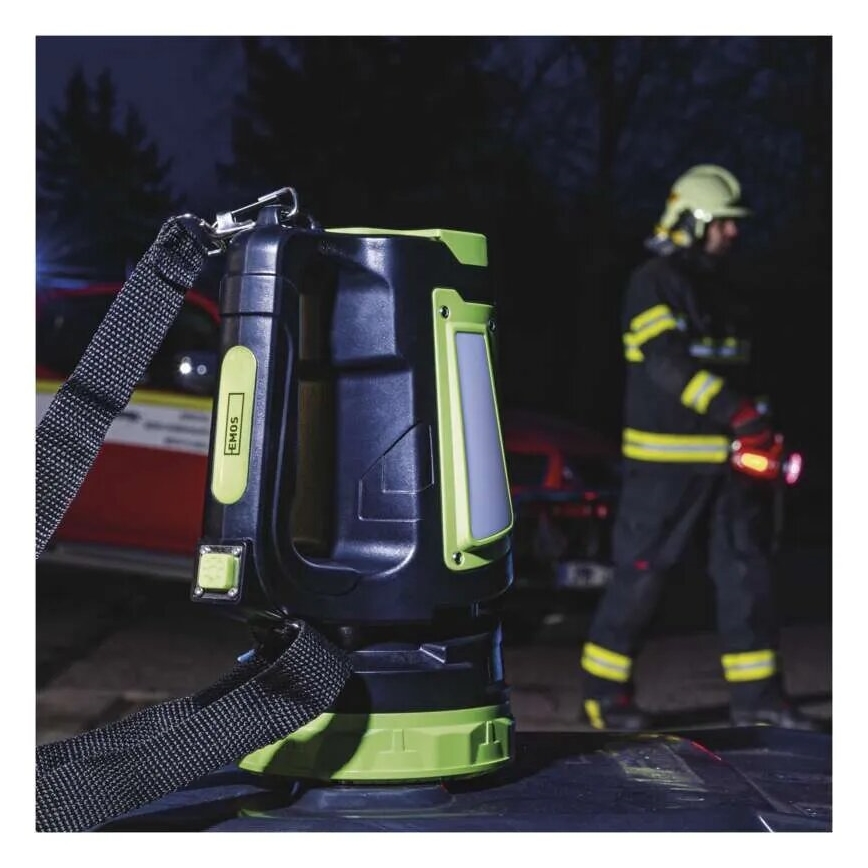 LED Oplaadbare zaklamp LED/3,7V IP44 850 lm 8000mAh