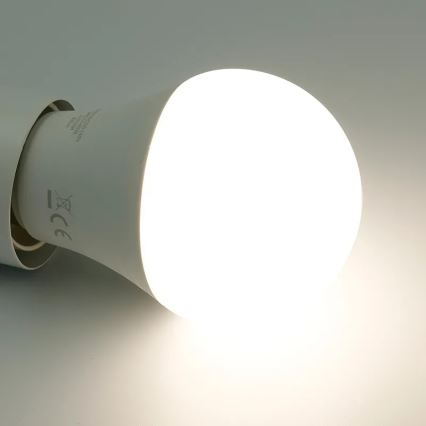 LED RGBW dimbare lamp A60 E27/9W/230V 2700-6500K Wi-Fi Tuya
