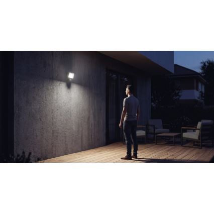 LED-reflector met bewegings- en schemersensor TAMBO EVO LED/10W/230V 4000K IP44 zwart