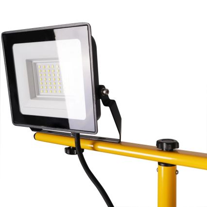 LED-schijnwerper met statief 2xLED/30W/230V 6500K IP65 geel