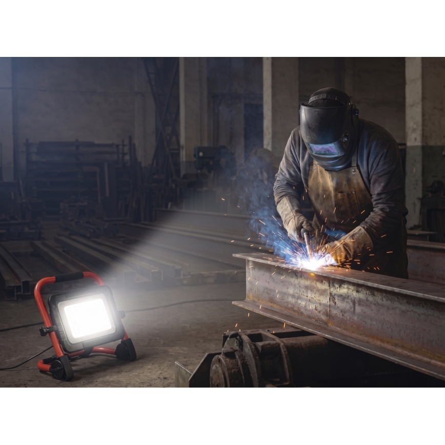 LED-schijnwerper met statief ELION LED/100W/230V 4000K IP65 rood/zwart