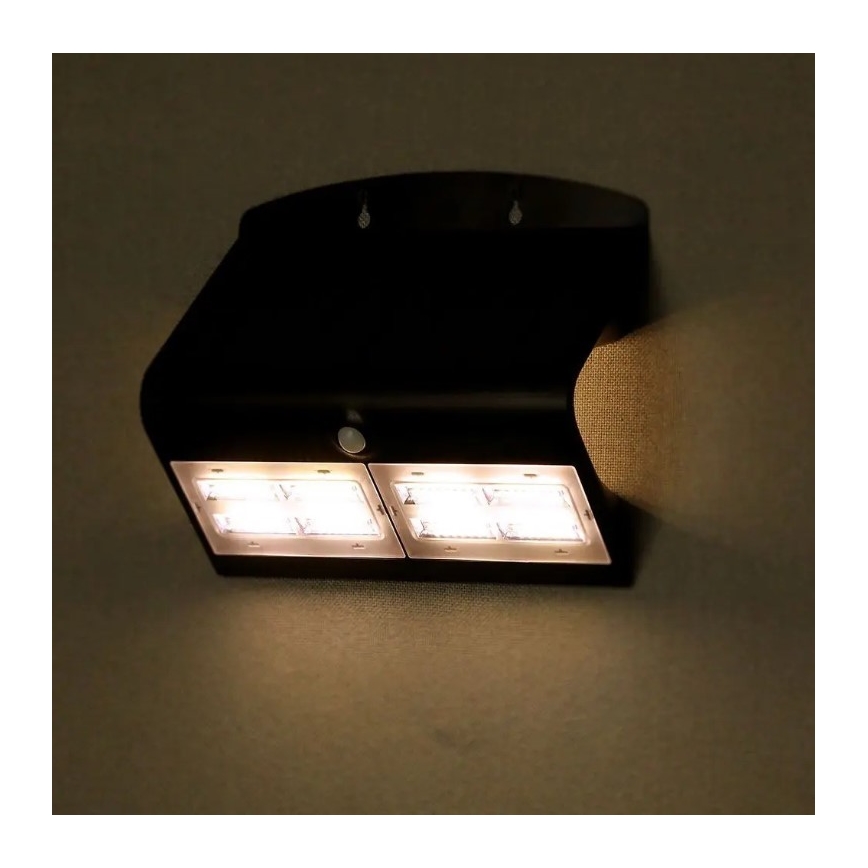 LED Solar Wand Lamp met Sensor LED/7W/3,7V 4000K IP65 zwart