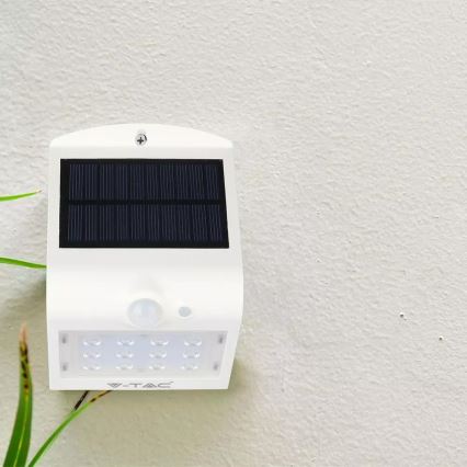 LED Solar wandlamp met sensor LED/1.5W/3,7V IP65 wit