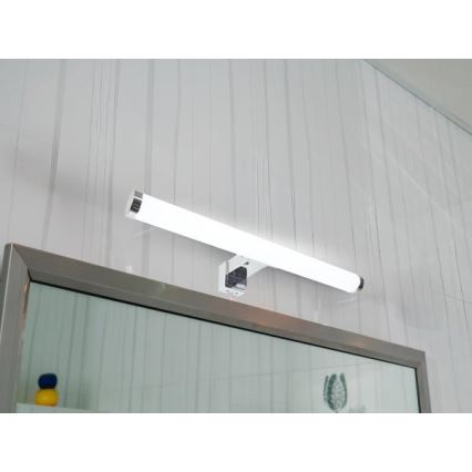 LED-spiegelverlichting voor de badkamer LED/8W/230V 30 cm IP44 glanzend chroom