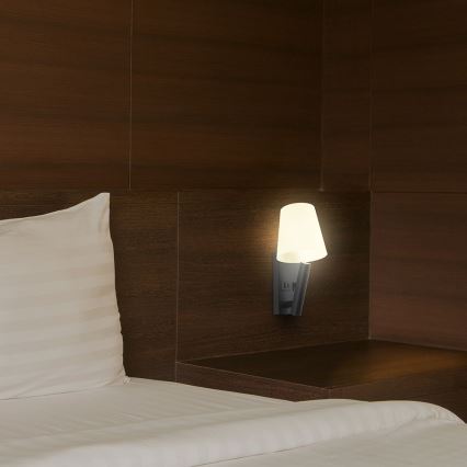 LED-wandlamp met USB-poort LED/2W/230V 3000K zwart/wit
