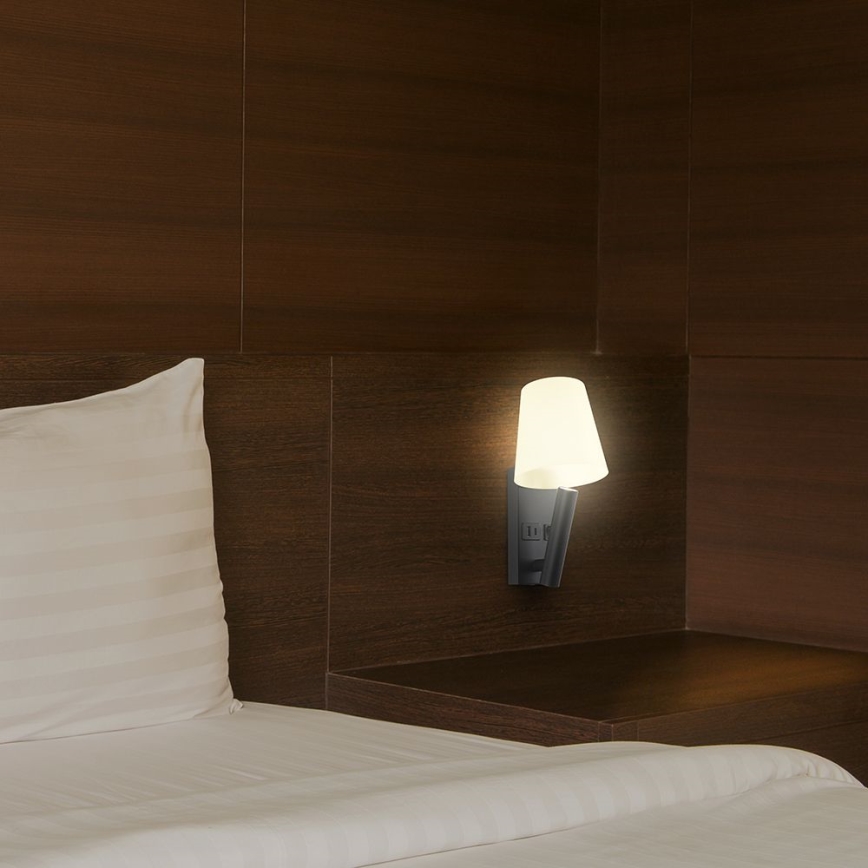 LED-wandlamp met USB-poort LED/2W/230V 3000K zwart/wit