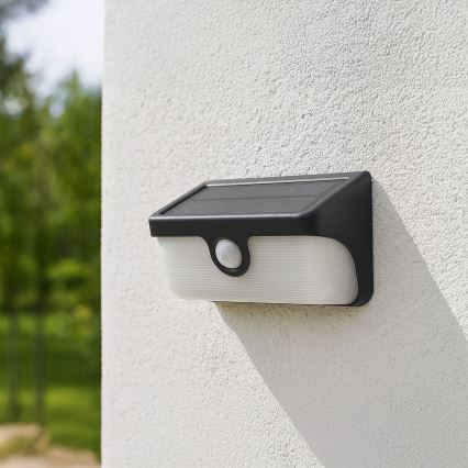LED zonne-muurlamp met sensor LINK LED/5W/3,7V IP65 zwart