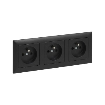 Legrand - 3-voudige wandcontactdoos voor huishoudelijk gebruik met afdekraam SUNO 250V zwart