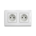 Legrand - Dubbel wandcontactdoos met frame NILOE 250V wit
