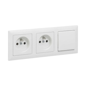 Legrand - Dubbele wandcontactdoos en enkelpolige schakelaar nr. 1 met afdekraam SUNO 250V wit
