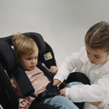 Lionelo - Draaibare autostoel met basis ANTOON PLUS i-Size 40-105 cm Zwart Onyx