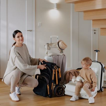 Lionelo - Sportieve kinderwagen CLOE zwart/goud