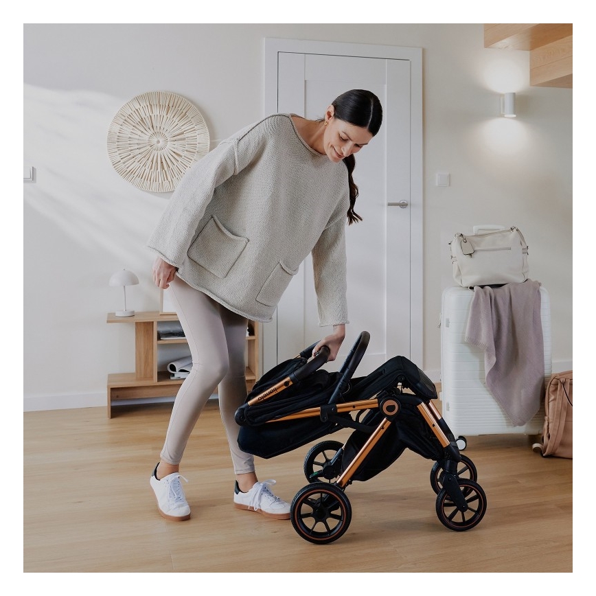 Lionelo - Sportieve kinderwagen CLOE zwart/goud