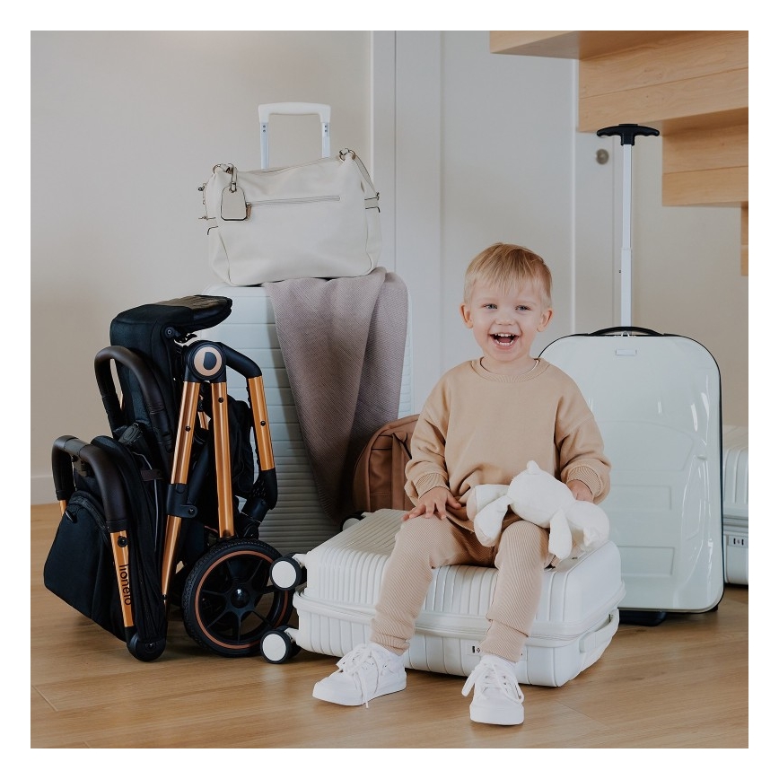 Lionelo - Sportieve kinderwagen CLOE zwart/goud