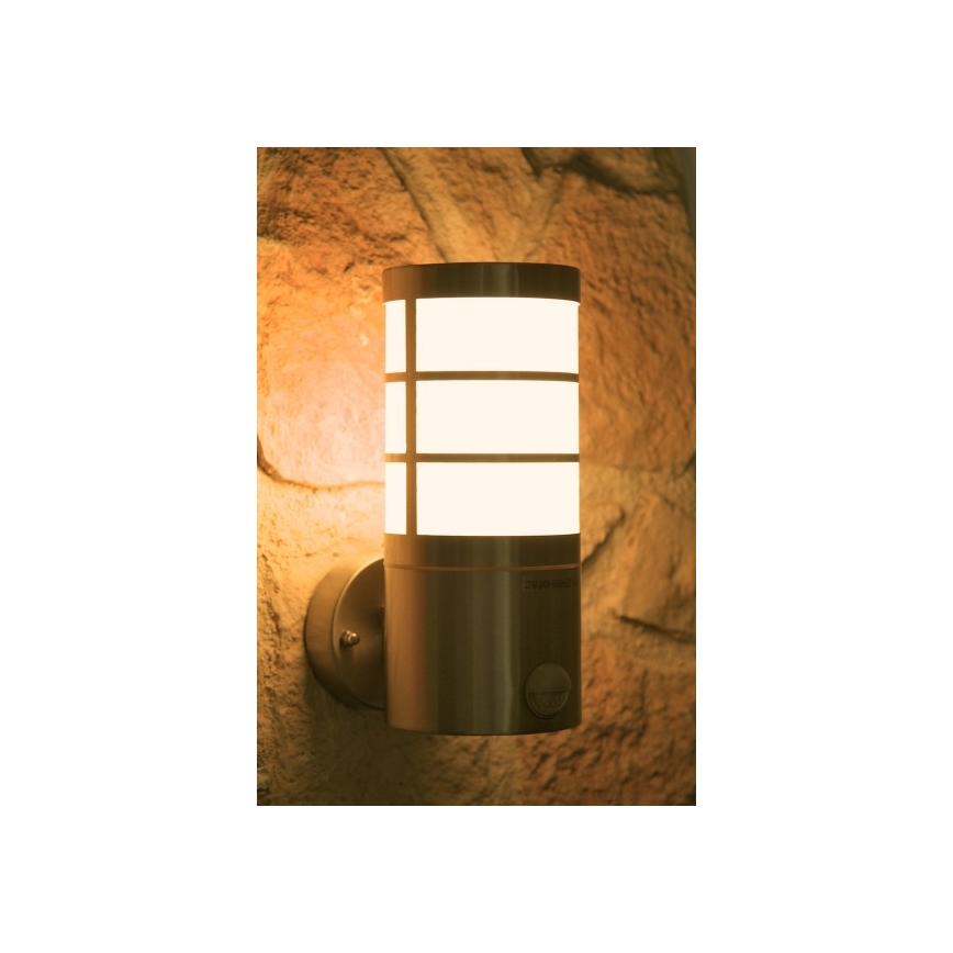 Massive 16334/47/10 - Wandlamp voor buiten met sensor CALGARY 1x E27 / 14W