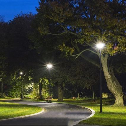 Metalen paal met standaard voor een solarlamp 3 delen