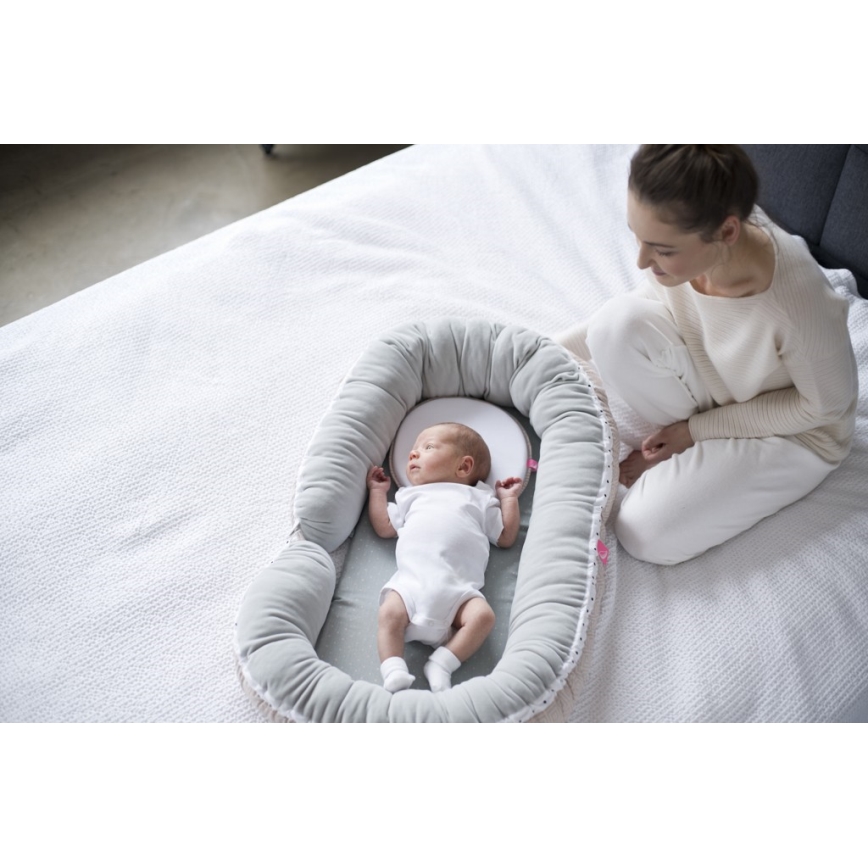 MOEDERSCHAP - Nestje en kussentje voor baby JUNIOR 2in1 bruin