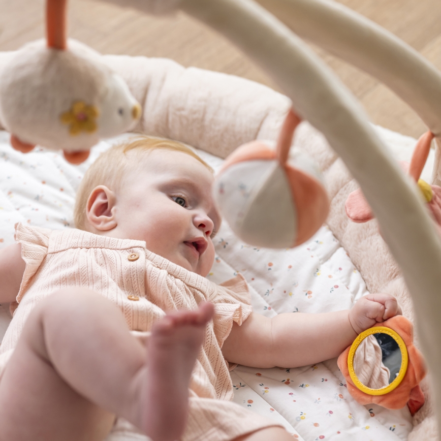 Nattou - Kinderdeken om mee te spelen met een trapeze MILA, ZOE & LANA beige