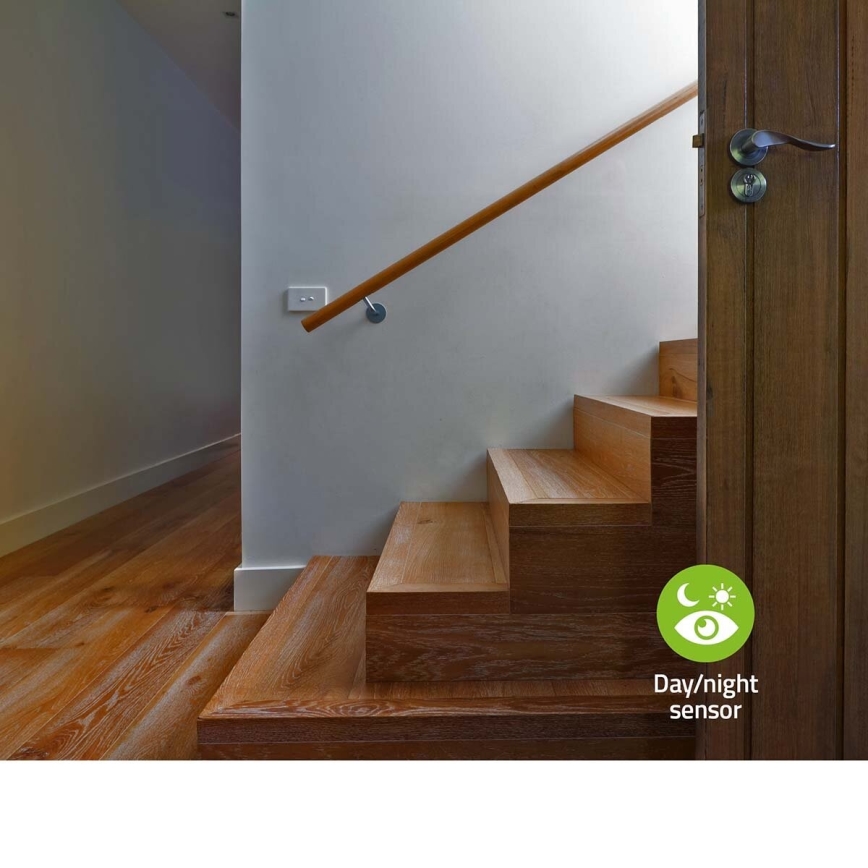 LED Oriëntatiefittinglamp met bewegings- en schemersensor LED/0,55W/230V wit