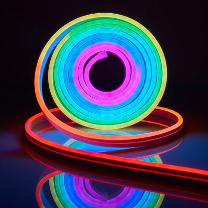 Dimbare LED RGB Strip voor Buiten SmartLife 6m LED/32W/230V Wi-Fi IP65 + afstandsbediening