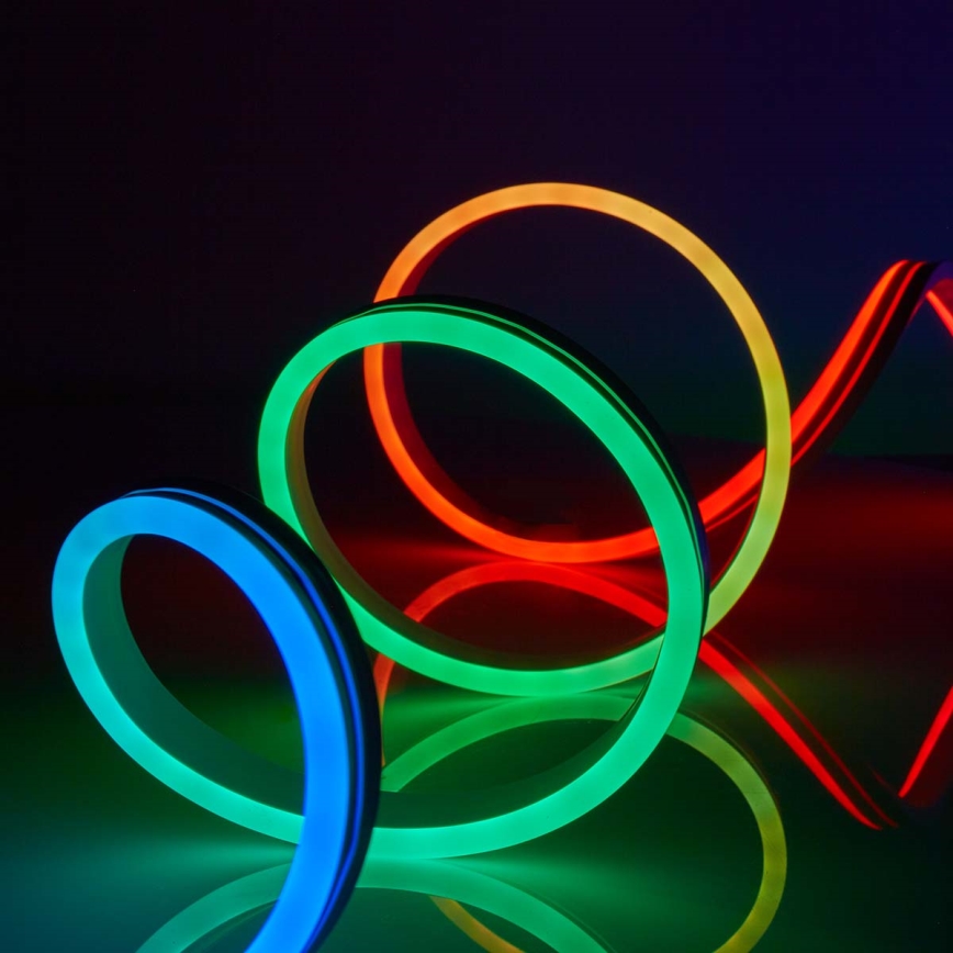Dimbare LED RGB Strip voor Buiten SmartLife 6m LED/32W/230V Wi-Fi IP65 + afstandsbediening