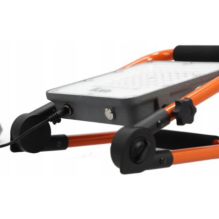 Oplaadbare LED-schijnwerper met statief LED/100W/3,2V 5000K 5000 mAh IP65 oranje
