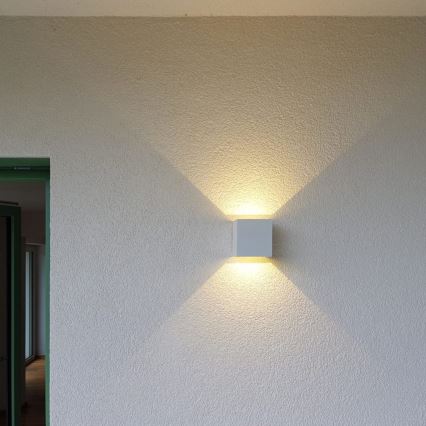 LED Wandlamp voor buiten CUBE 2xLED/3W/230V IP54 wit