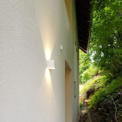LED Wandlamp voor buiten CUBE 2xLED/3W/230V IP54 wit