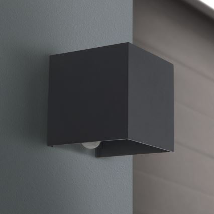 LED Buitenwandlamp met bewegings- en schemersensor CUBE-S LED/13W/230V IP54 antraciet