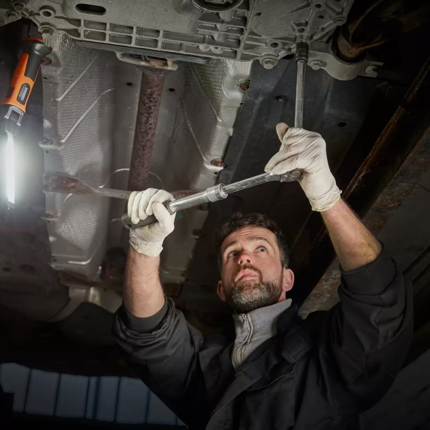 Osram - Dimbare oplaadbare LED-zaklamp LEDINSPECT SLIM MAX1000 LED/9W/3,7V IP65 2600 mAh