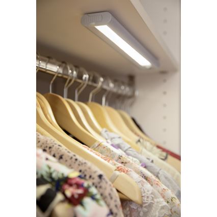 Osram - LED-onderbouwarmatuur met bewegings- en schemersensor LINEARLED LED/2,9W/9V 6xAA 4000K 31,4 cm wit