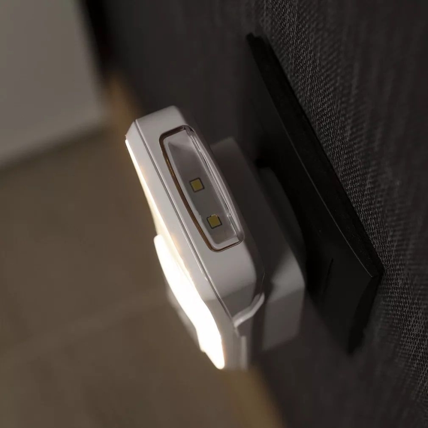 Osram - LED-oriëntatielamp voor in het stopcontact met sensor LUNETTA LED/2W/230V