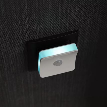 Osram - LED RGB oriëntatielampje voor in het stopcontact met sensor LUNETTA LED/0,3W/230V