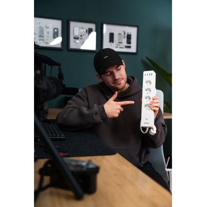Osram - SMART+ verlengkabel 4Z type F + 2xUSB-A + 2xUSB-C Wi-Fi