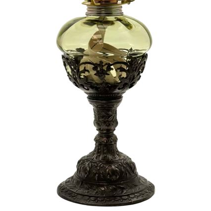 Petroleumlamp BARBORA 50 cm bosgroen versierd met tin