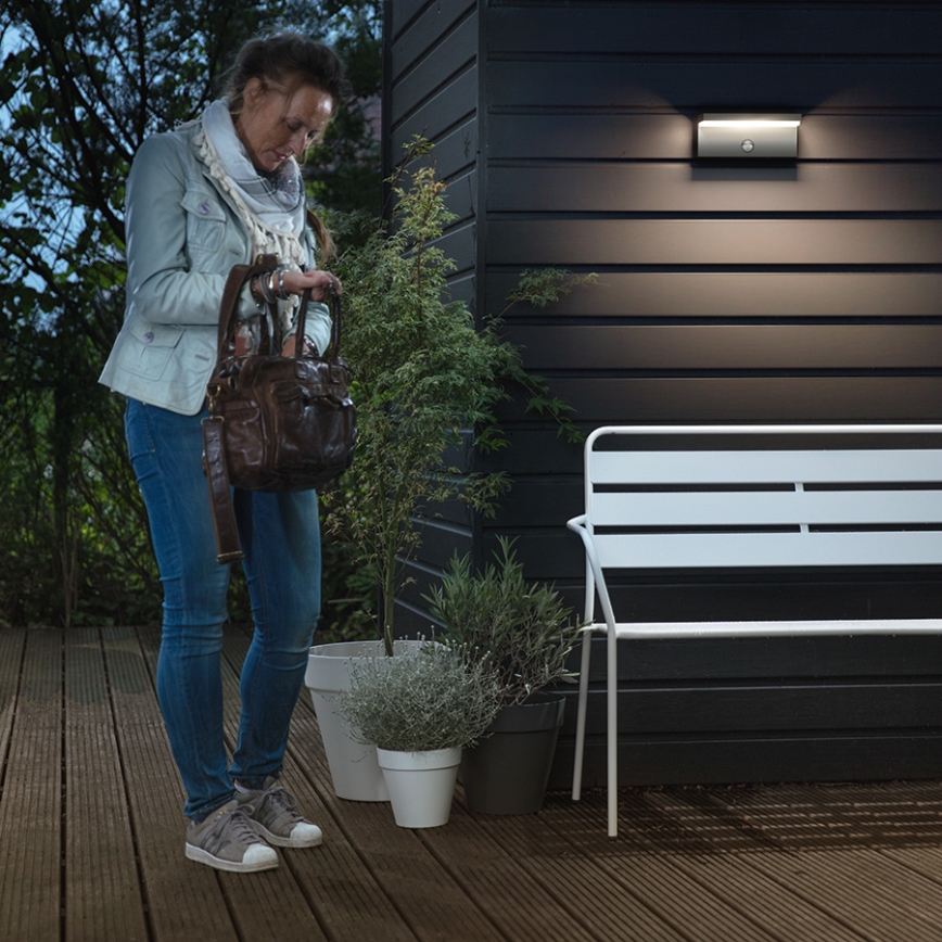 Philips - LED Wandlamp voor buiten met sensor 2xLED/4,5W/230V 2700K IP44