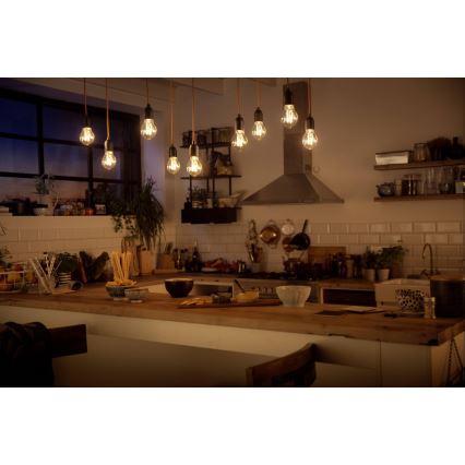 Philips Warm Glow  - LED Dimbare lamp E27 / 8W / 230V 2200K-2700K
