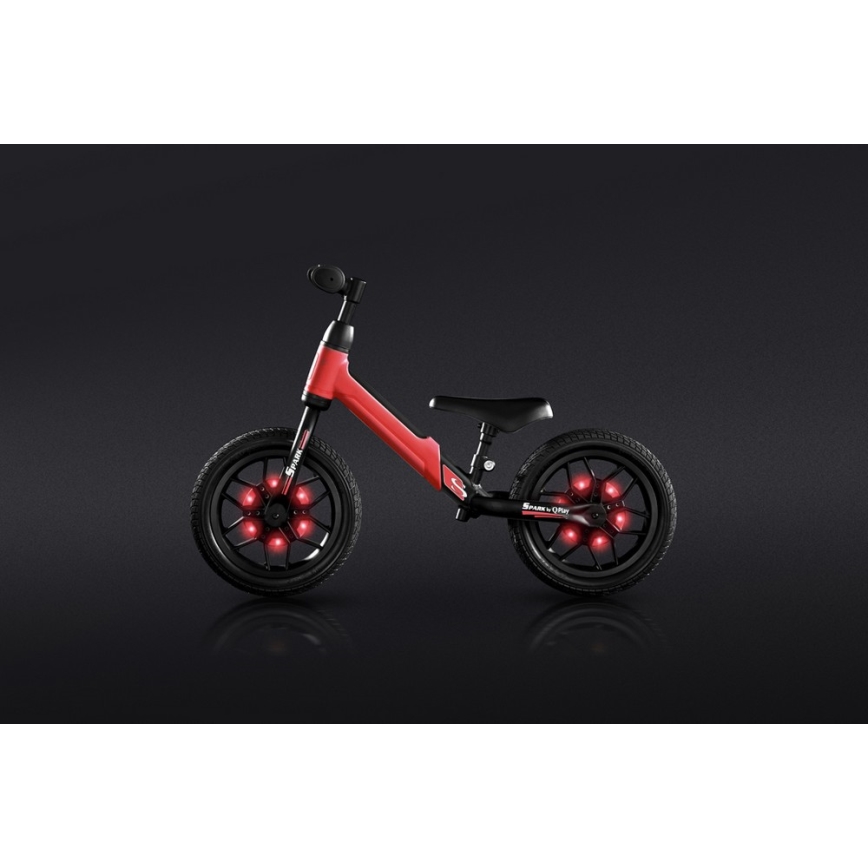 QPlay - Loopfiets met LED lichten op wielen SPARK rood