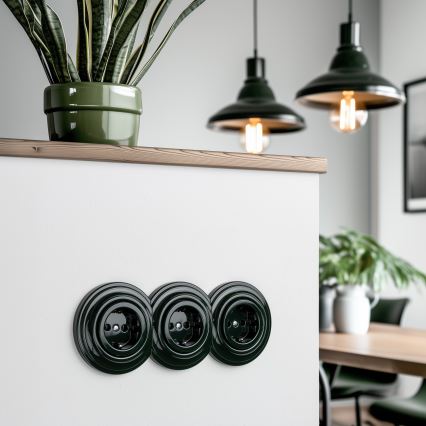 Reblig - Driedubbele retro-wandcontactdoos met SCHUKO-afdekraam 230V groen