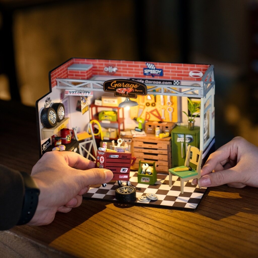 RoboTime - Miniatuur huis Garage 2xAAA