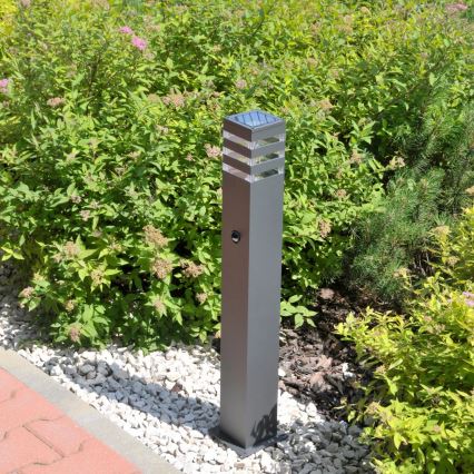 Sensorlamp voor buiten TEKSAS 1xE27/12W/230V IP44 74 cm grafiet