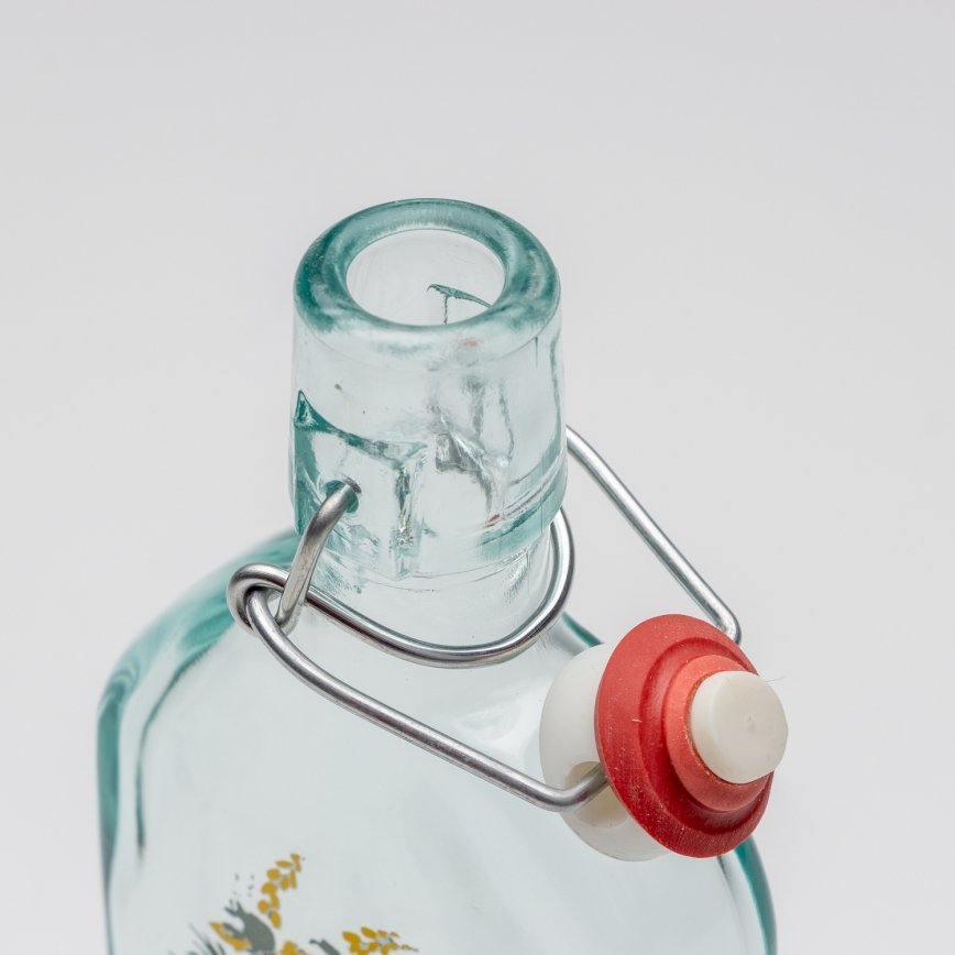 Set 1x glazen fles en 2x shotglas doorzichtig met een hazenmotief