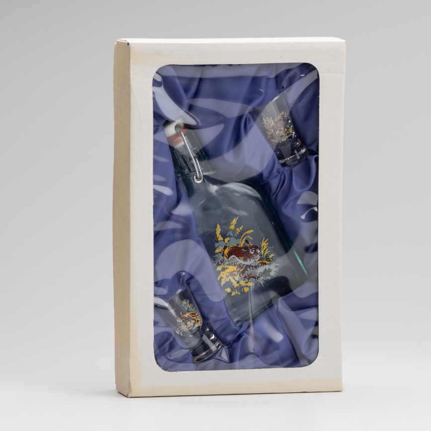Set 1x glazen fles en 2x shotglas doorzichtig met een hazenmotief