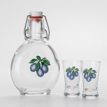 Set 1x glazen fles en 2x shotglas doorzichtig met een pruimenmotief
