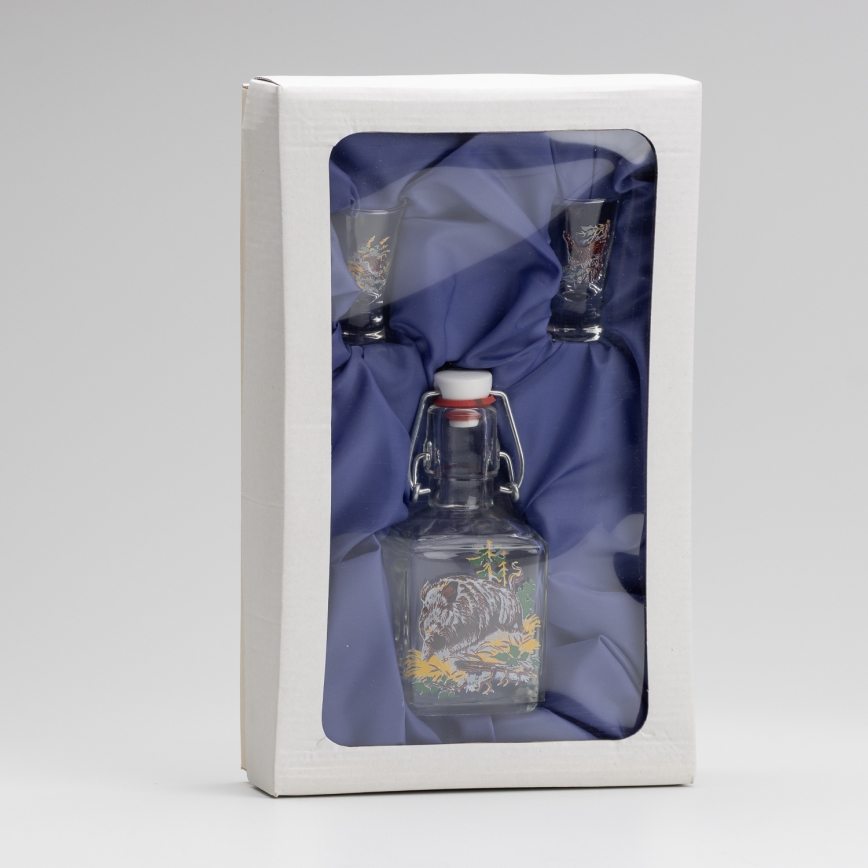 Set 1x glazen fles en 2x shotglas doorzichtig met een wild zwijnmotief
