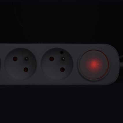 3 meter verlengkabel met schakelaar, 3 stopcontacten en USB A- en C-oplaadpoorten