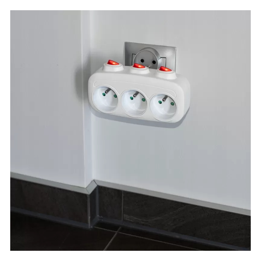 Stekkerdoos met 3 schakelaars