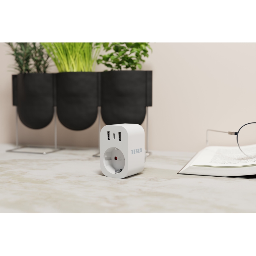 TESLA Smart - Slim stopcontact 3680W/230V/16A Type F/E 2xUSB-A + 1xUSB-C Wi-Fi